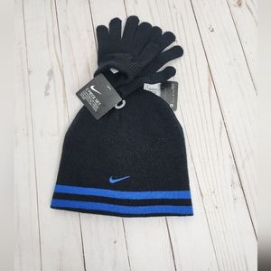 NWT Boys Nike Reversible beanie and glove set